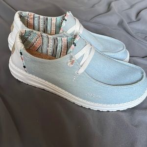 Hey Dude Women’s Size 8 Casual Shoe Light Blue White Embroidered Tribal Summer